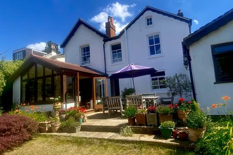 4 bedroom house for sale, Upper Weybourne Lane, Farnham, GU9