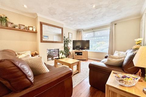 undefined, Arthursdale Drive, Scholes, Leeds