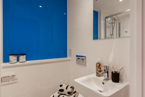 1 bedroom in a flat share to rent, 4 Bed Premium En Suite at Benson Yard, 18 Benson Street L1