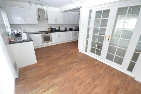 3 bedroom semi-detached house to rent, High Beech Road, Luton, Bedfordshire, LU3