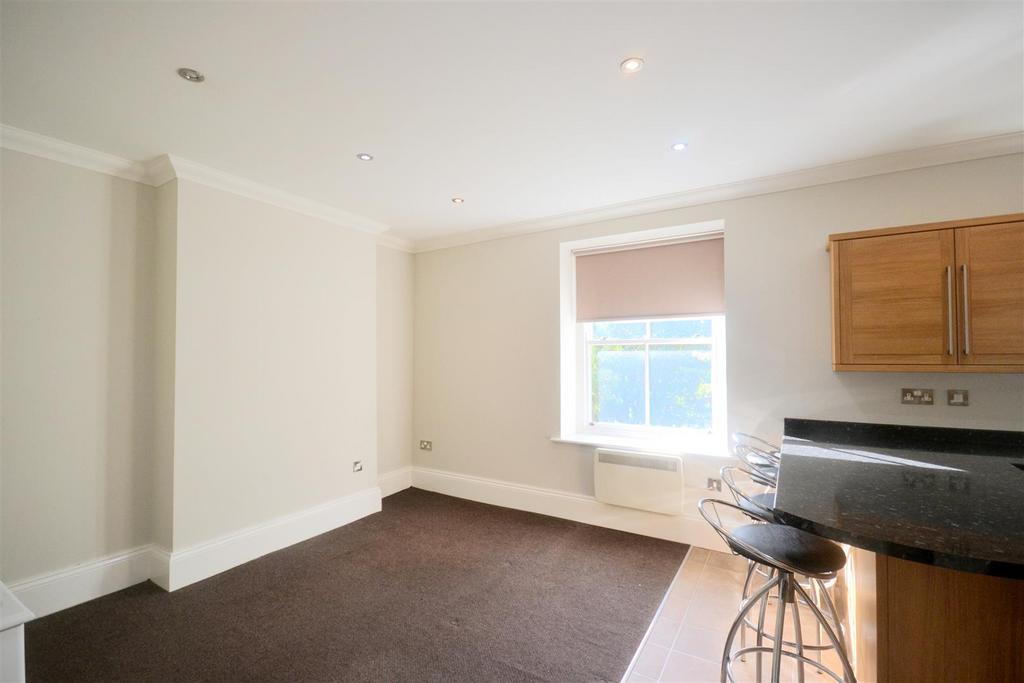 4 Skerne Lodge Lounge Area.jpg