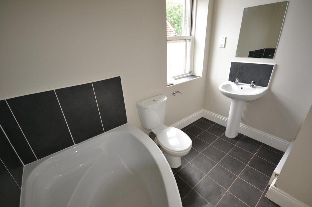 4 Skerne Lodge Bathroom Advert.jpg
