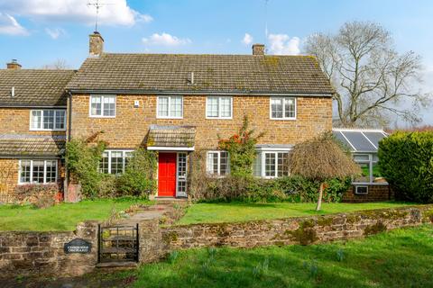 undefined, Banbury Road, Moreton Pinkney, NN11