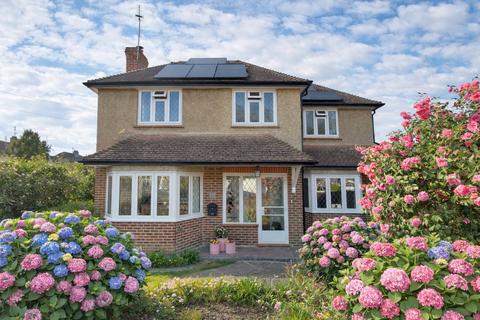 3 bedroom detached house for sale, Sandy Way, Walton-on-Thames, KT12