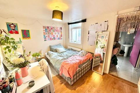 4 bedroom terraced house for sale, Lyndhurst Road, Portsmouth PO2