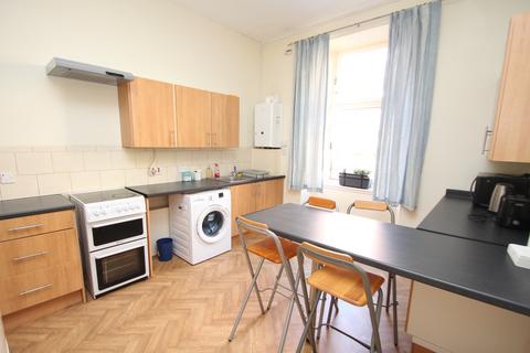 2 bedroom flat to rent, Lawrie Street, Glasgow, G11