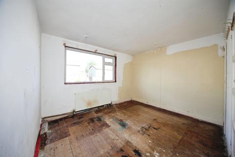 undefined, Dovehouse Hill, Luton