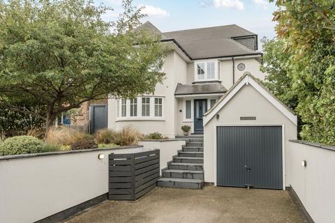 undefined, Portsmouth Road, Thames Ditton, KT7