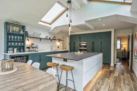 undefined, Portsmouth Road, Thames Ditton, KT7