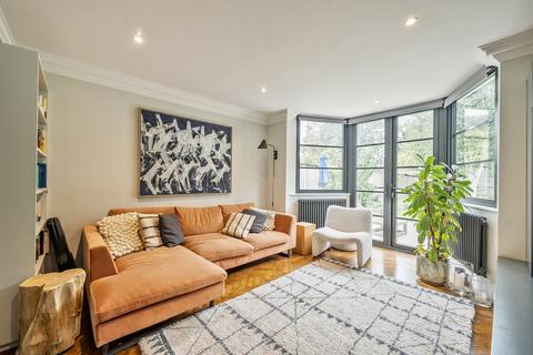 undefined, Portsmouth Road, Thames Ditton, KT7