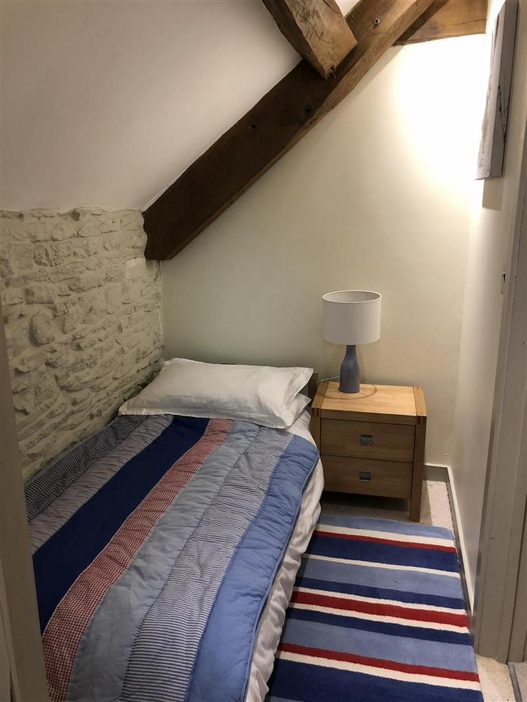 Bedroom 3.jpg