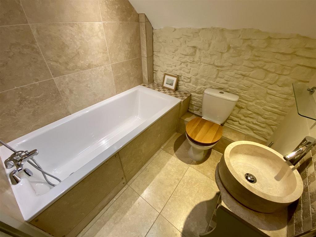 Bathroom.JPG