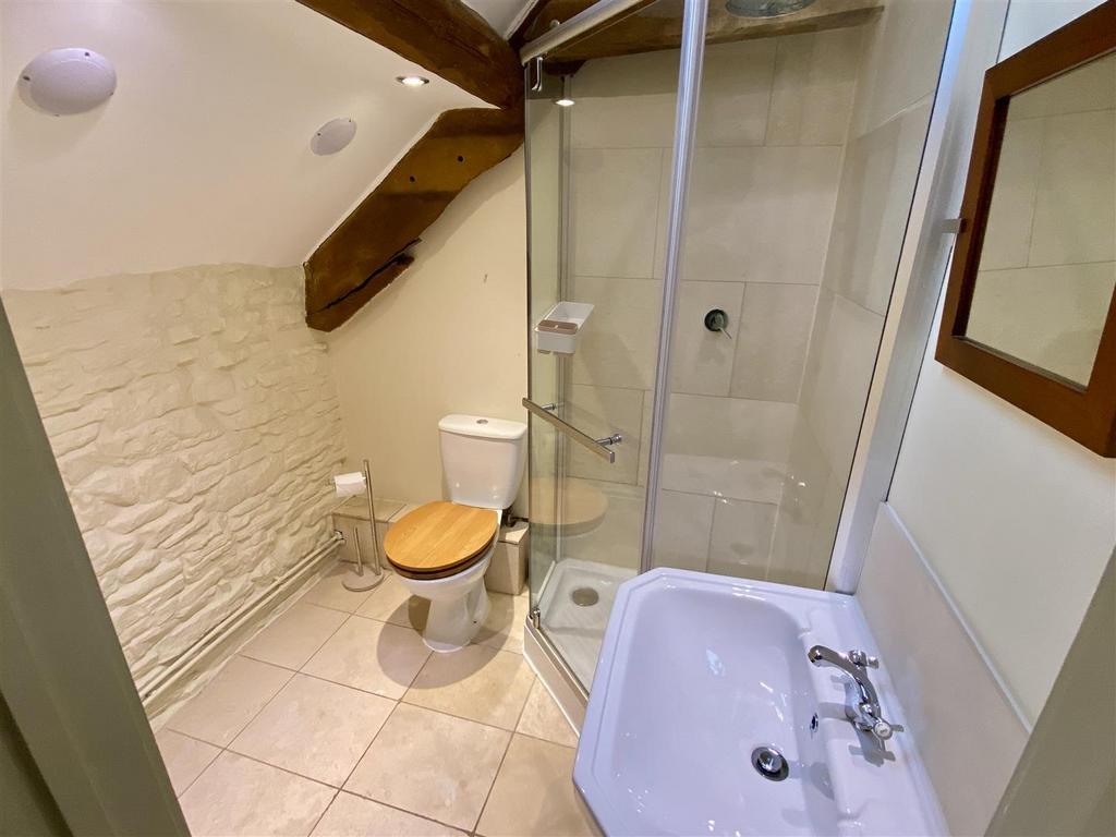 Ensuite Shower room.jpeg