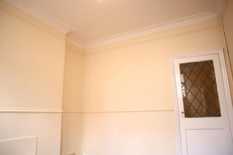 3 bedroom terraced house to rent, Stroud Road, Leicester LE5