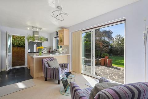 undefined, Queens Walk, Ruislip, HA4