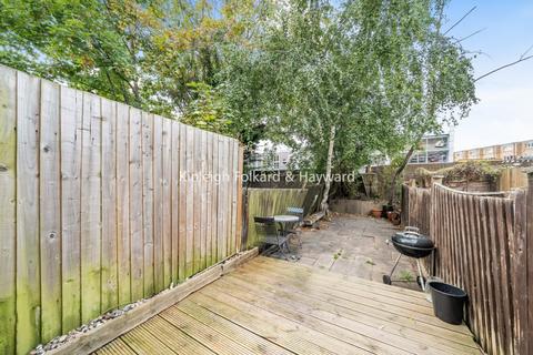 2 bedroom flat to rent, Gambole Road, Tooting, London, SW17