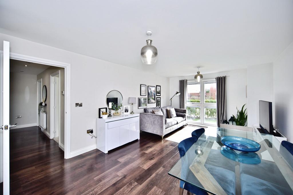 Lounge / Kitchen
