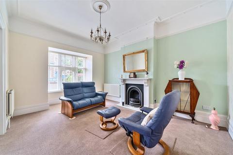 undefined, Kent Road, East Molesey, KT8