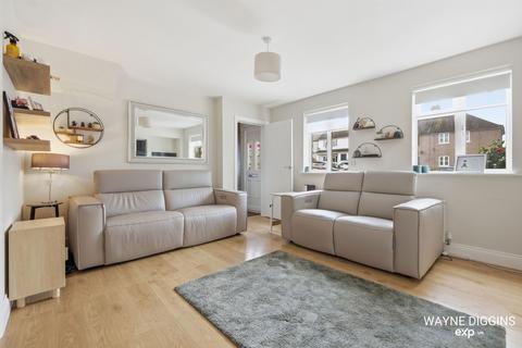 3 bedroom semi-detached house for sale, Pound Lane, Grays RM16