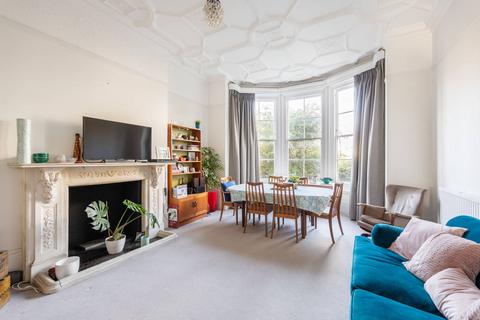 2 bedroom flat to rent, Nightingale Lane, Nightingale Triangle, London, SW12