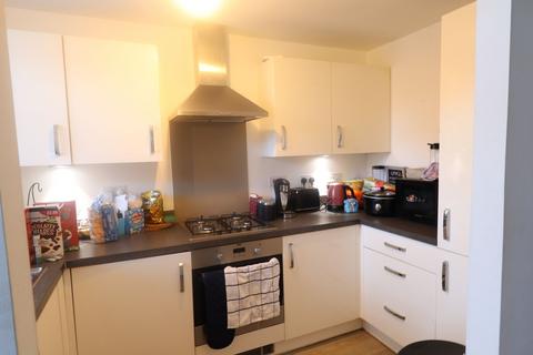 2 bedroom terraced house to rent, Admiral Avenue, Hemel Hempstead, HP2