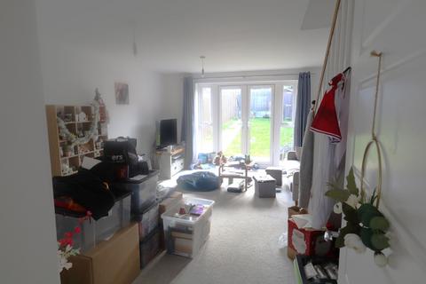 2 bedroom terraced house to rent, Admiral Avenue, Hemel Hempstead, HP2
