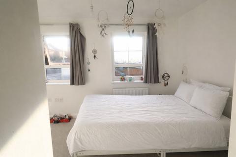 2 bedroom terraced house to rent, Admiral Avenue, Hemel Hempstead, HP2
