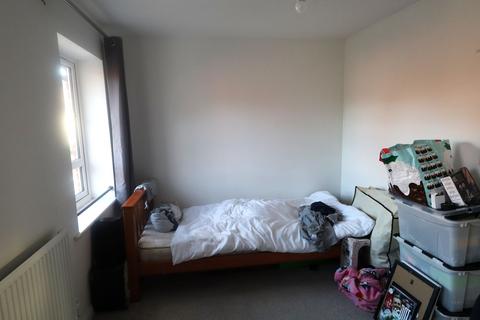 2 bedroom terraced house to rent, Admiral Avenue, Hemel Hempstead, HP2