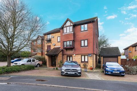undefined, Gables Close, London, SE12