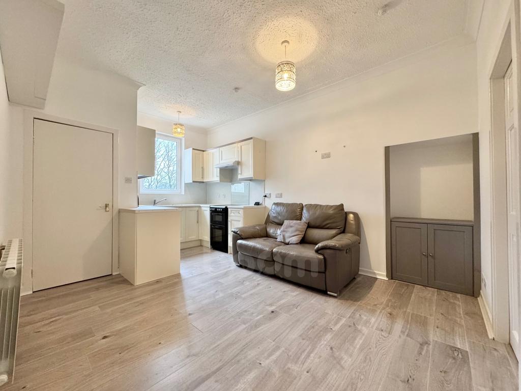 Mains Road, Beith lounge pic