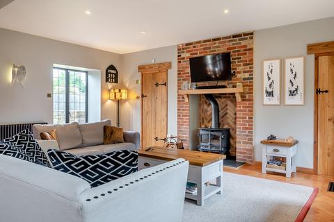 4 bedroom house for sale, Main Street, Wroxton, OX15