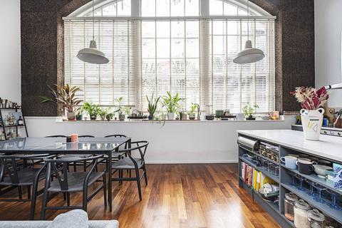 2 bedroom flat for sale, Clark Street, Stepney, London, E1