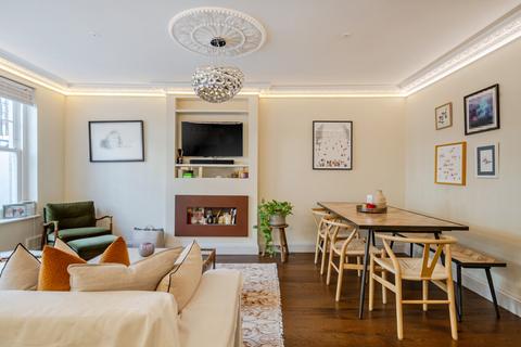 2 bedroom flat for sale, Crookham Road, Fulham, London, SW6