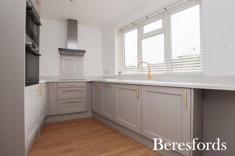 3 bedroom apartment for sale, Avon Road, Upminster, RM14