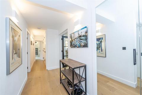 4 bedroom flat for sale, HEREFORD HOUSE, OVINGTON GARDENS, London, SW3