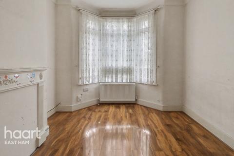2 bedroom terraced house for sale, Welbeck Road, London