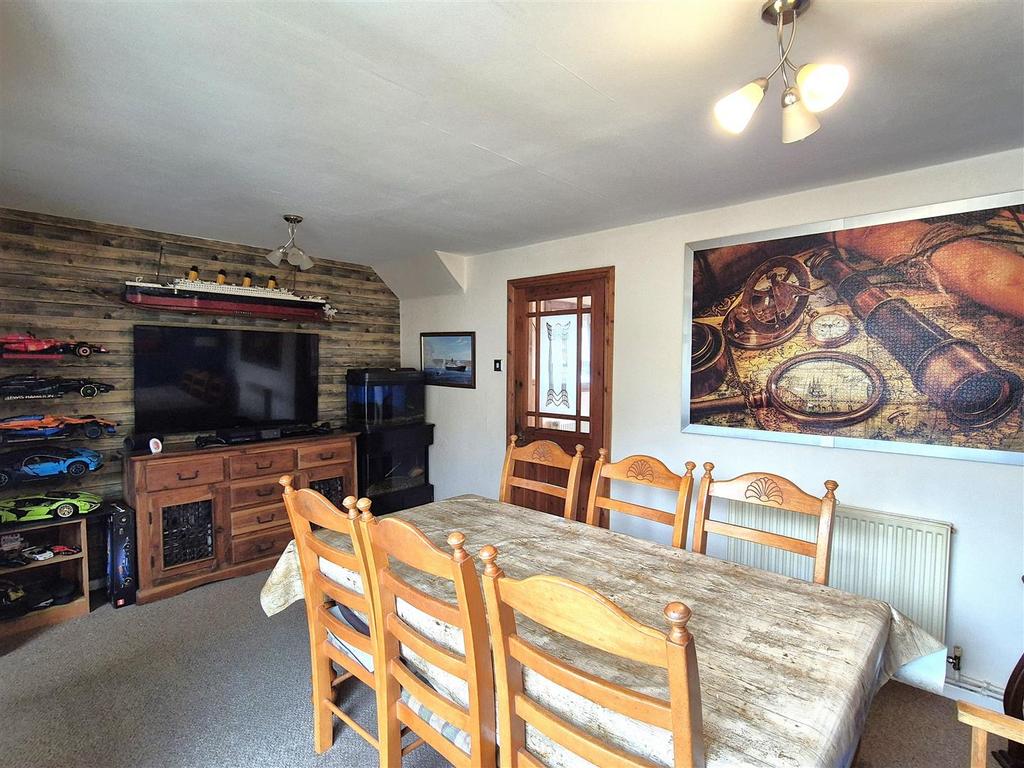 Dining room.jpg