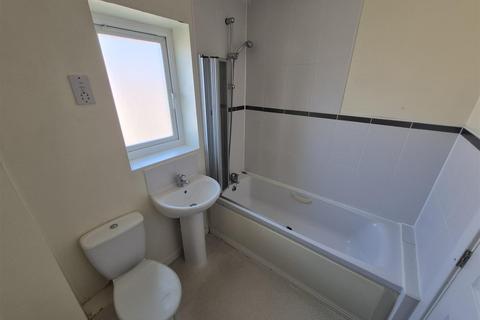 2 bedroom terraced house to rent, Barrie Way, Coventry