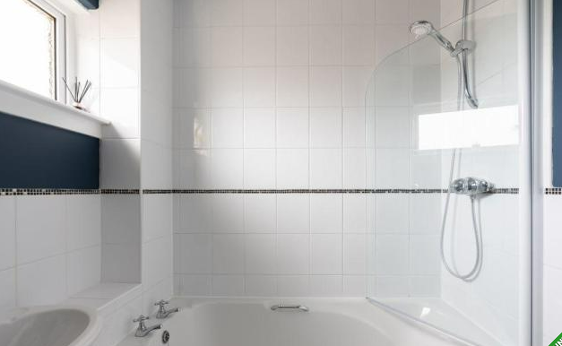 5651-20220922121019-Bathroom
