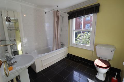 4 bedroom terraced house to rent, Trundleys Road, Deptford SE8