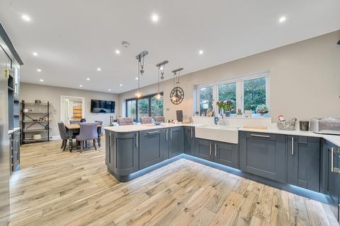 undefined, Beech Tree Road, Holmer Green, HP15
