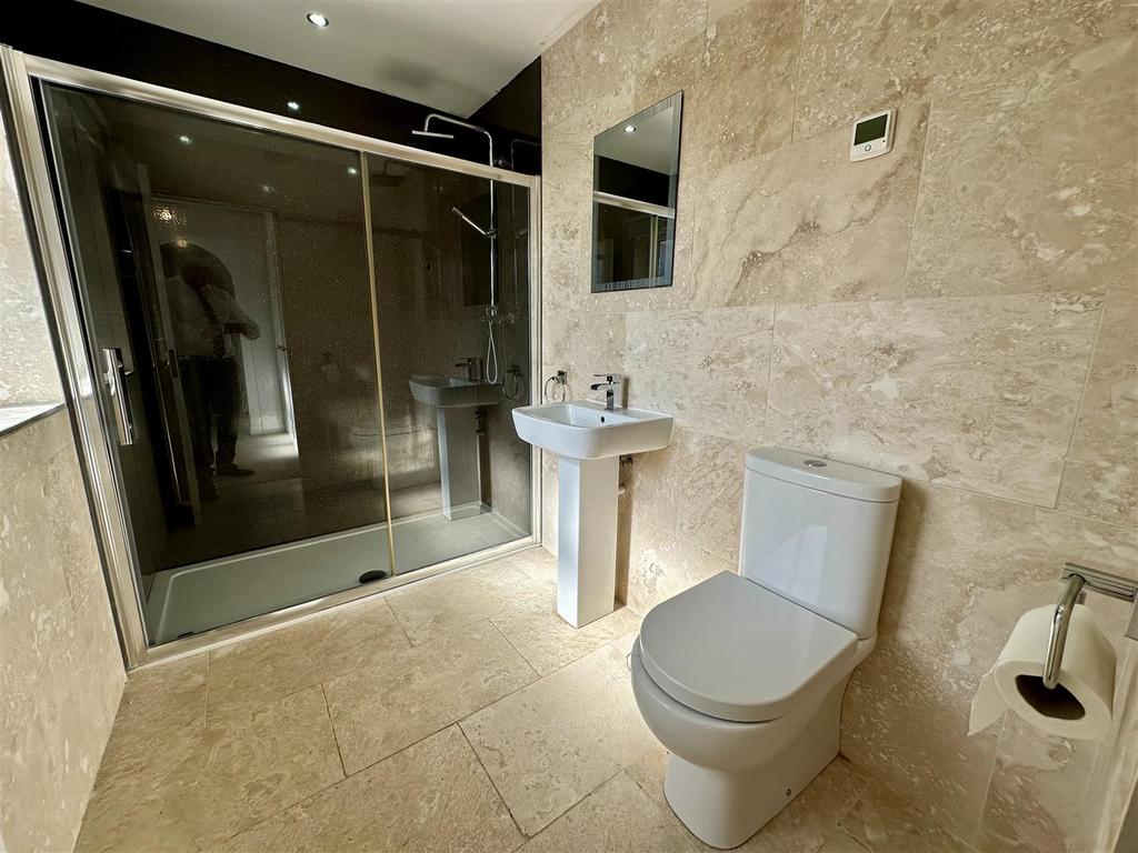En suite bathroom