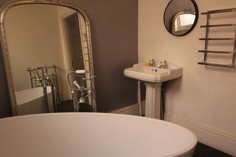 undefined, Flat 2 57 Enys Road