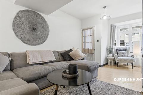 2 bedroom terraced house for sale, Brunel Road, Woodford, IG8