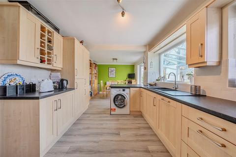 4 bedroom semi-detached house for sale, Brabham Close, Kidderminster