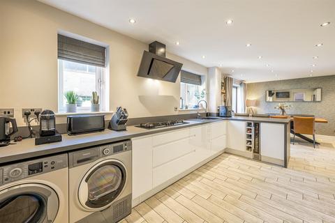 undefined, Highview Drive, Kingswinford, DY6 8HT