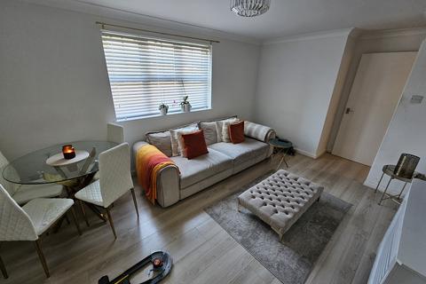 undefined, Earls Meade, LUTON