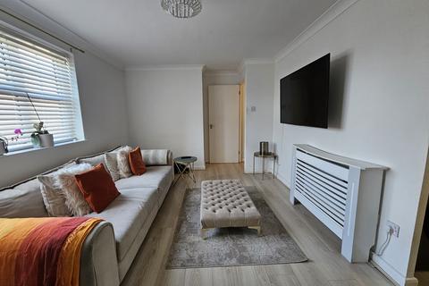 undefined, Earls Meade, LUTON