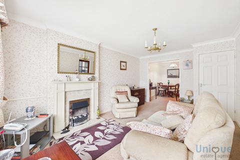 3 bedroom bungalow for sale, St. Ives Avenue, Freckleton PR4