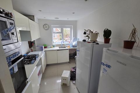 2 bedroom flat for sale, South Croydon CR2